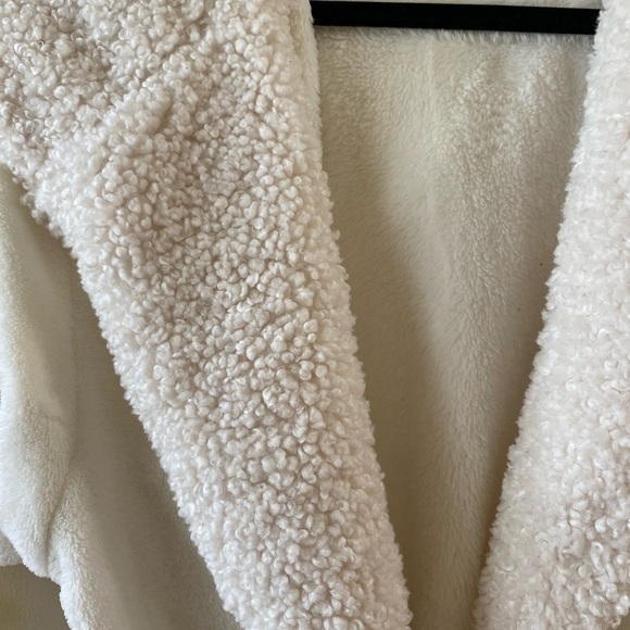 Pottery Barn Robe - Picture 4 of 7